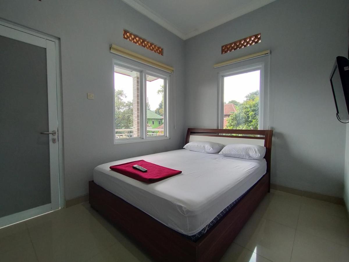 Villa Batu Tua Puncak Mitra Reddoorz Bogor Exterior photo