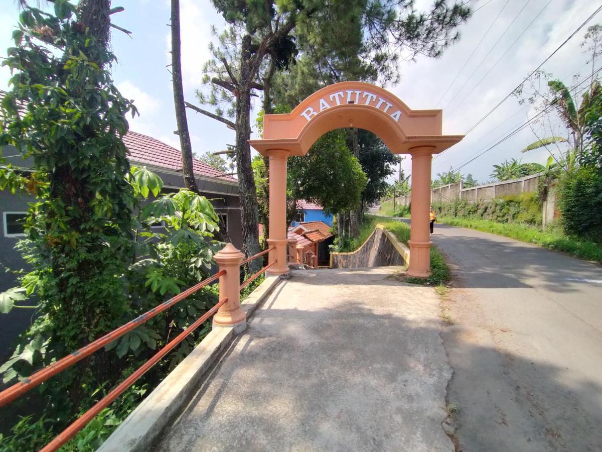 Villa Batu Tua Puncak Mitra Reddoorz Bogor Exterior photo